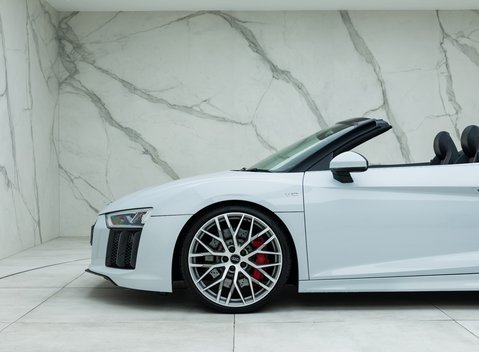 Audi R8 V10 Spyder 33