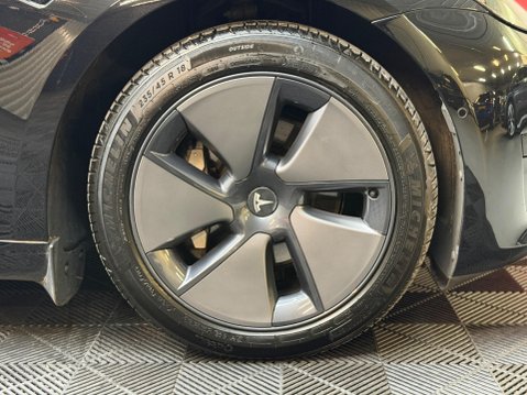 Tesla Model 3 Standard Range Plus Auto RWD 4dr 19