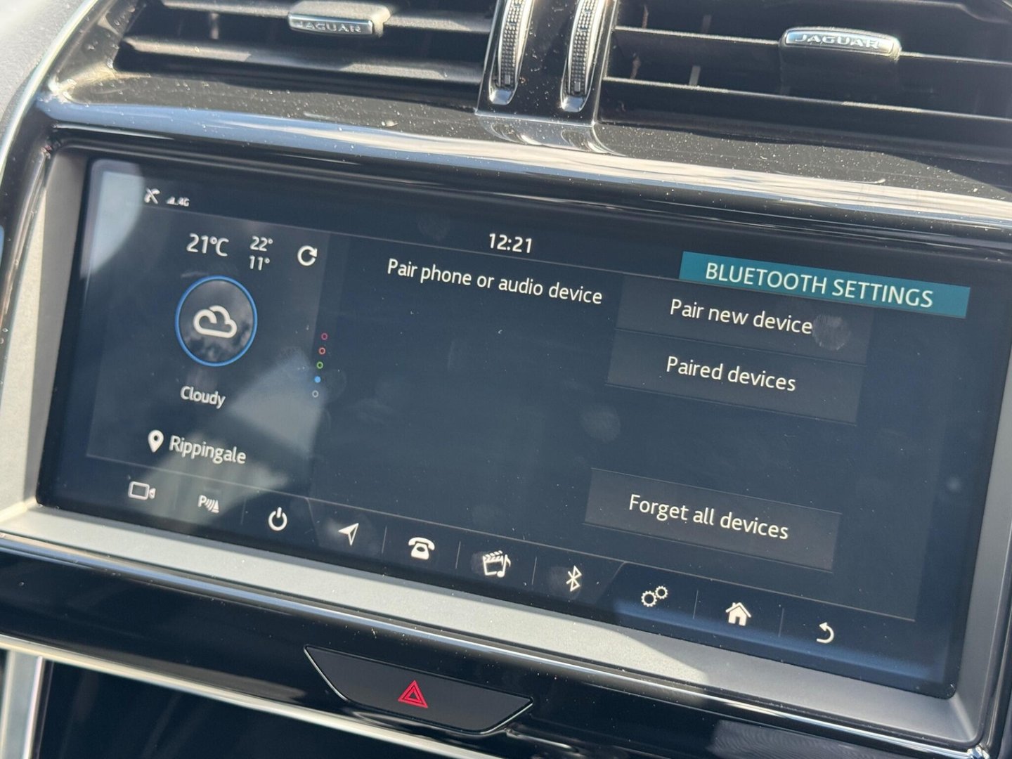 2019 Jaguar XE — image 18