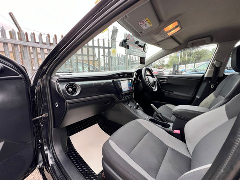 Toyota Auris VVT-I ACTIVE TOURING SPORTS 47