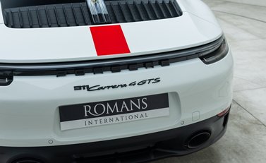 Porsche 911 Carrera 4 GTS (992) 33