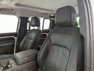 Land Rover Defender 2.0 Defender SE D Auto 4WD 5dr 56
