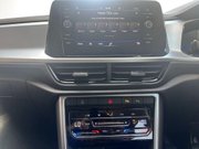 Volkswagen T-Roc 1.0 TSI Life SUV 5dr Petrol Manual Euro 6 (s/s) (110 ps) 1 Owner - Sensors 18