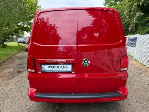 Volkswagen Transporter T28 TDI P/V HIGHLINE 19