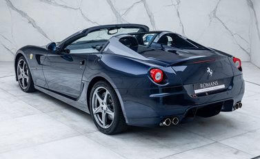 Ferrari 599 SA Aperta 10