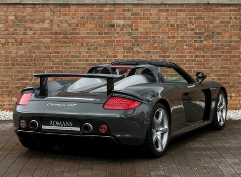 Porsche Carrera GT 7