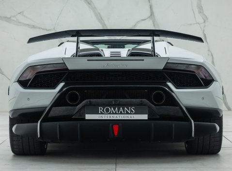 Lamborghini Huracan Spyder LP 640-4 PERFORMANTE 11