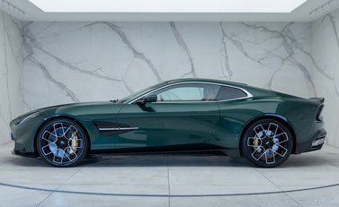 Aston Martin Vanquish V12 5