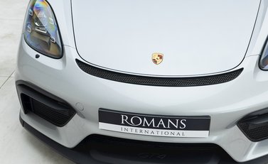 Porsche 718 Cayman GT4 21