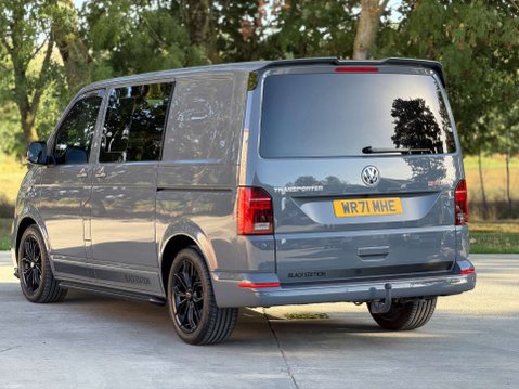 Volkswagen Transporter 2.0 Transporter T32 Sportline Black Edition TDI Semi-Auto 3