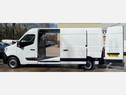 Renault Master 2.3 dCi 35 Business FWD LWB Medium Roof Euro 6 4dr 17