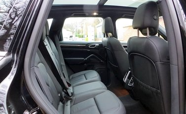 Porsche Cayenne S Hybrid 6