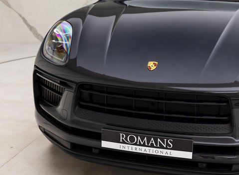 Porsche Macan S 25