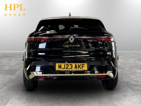 Renault Megane E-Tech 60kWh iconic Hatchback 5dr Electric Auto (optimum charge) (220 ps) 1 Owner 6