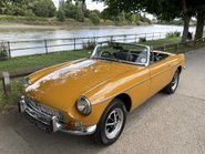 MG B ROADSTER 3