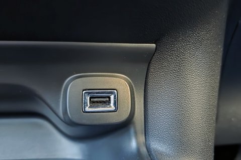 Citroen C4 Cactus 1.2 PURETECH FEEL..1 LADY OWNER..7 SERVICES LAST ONE @ 47K.. £20 R/TAX 20