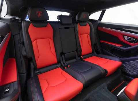 Lamborghini Urus 14