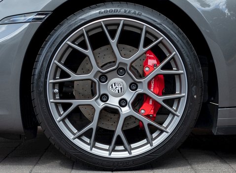 Porsche 911 Carrera 4S (992) 10