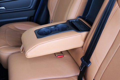 Defender 110 Commercial 6