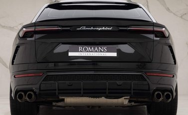 Lamborghini Urus V8 24