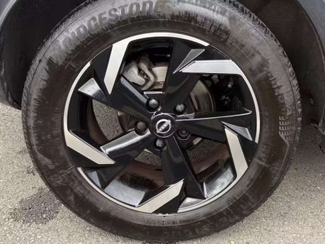 Nissan Juke 1.0 DIG-T N-Connecta SUV 5dr Petrol DCT Auto Euro 6 (s/s) (114 ps) 28