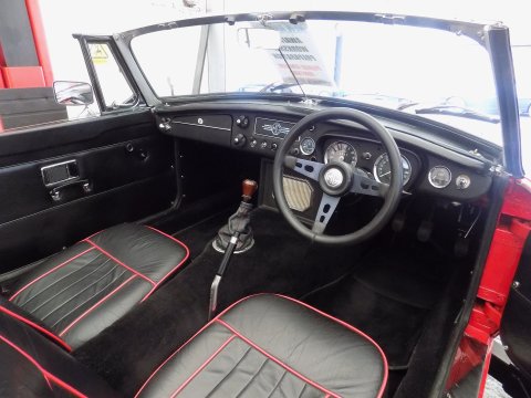 MG MGB MKII ROADSTER 24