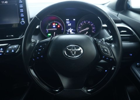 Toyota C-HR 1.8 VVT-h GPF Icon SUV 5dr Petrol Hybrid CVT Euro 6 (s/s) (122 ps) 19