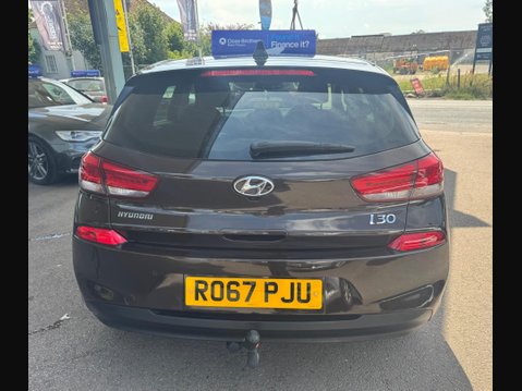 Hyundai i30 1.6 CRDi Blue Drive Premium Euro 6 (s/s) 5dr 6