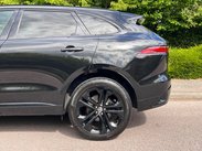 Jaguar F-Pace 2.0 D200 MHEV R-Dynamic HSE Black Auto AWD Euro 6 (s/s) 5dr 69