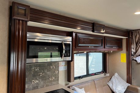 Ford E450 FLEETWOOD. NOW SOLD. SIMILAR REQUIRED. PLEASE CALL 01903 254800. 37