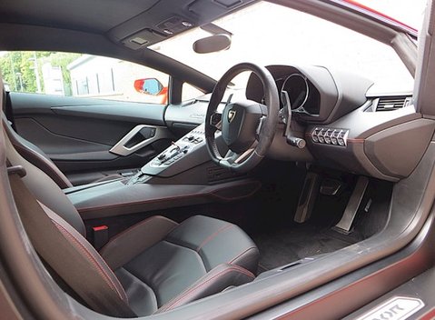 Lamborghini Aventador LP 700-4 8