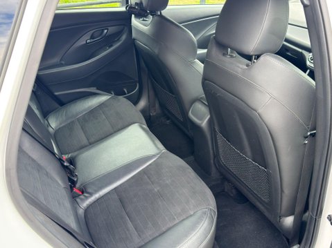 Mercedes-Benz B Class 1.5 B180d AMG Line (Premium Plus) Euro 6 (s/s) 5dr 6