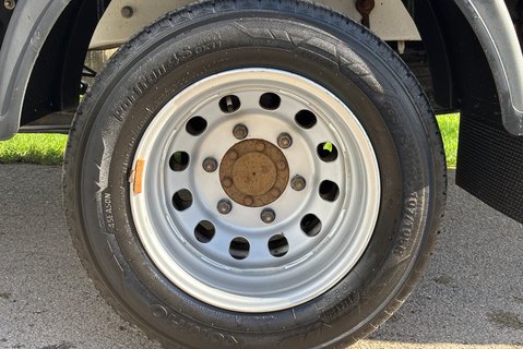 Ford Transit 350 Drw L5 130 ps Dropside Truck - 5.2m Internal Length 29