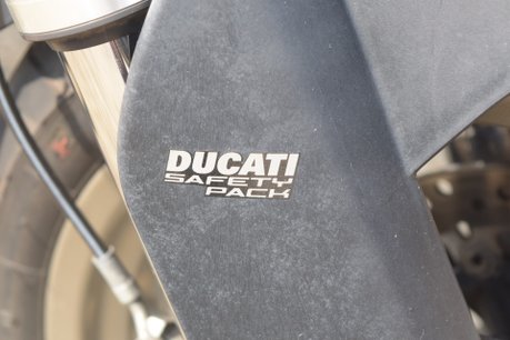 Ducati Multistrada Touring Trim 19