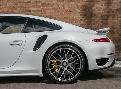 Porsche 911 (991) Turbo S 30