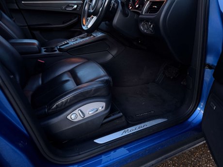 Porsche Macan 2.0 Macan Semi-Auto 4WD 5dr 17