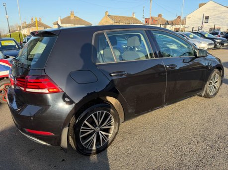 Volkswagen Golf SE NAVIGATION TDI 21