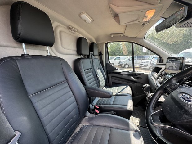 Ford Transit Custom SWB L1H1 [SOLD CM] Low Roof Trail 300 Air Con Alloys Cam Sensors EURO 6 NO 15