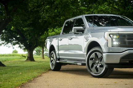 Ford Lightning Lariat Electric 8