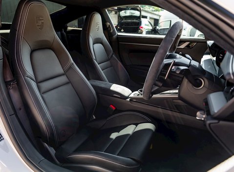 Porsche 911 (992) Carrera 4S 12