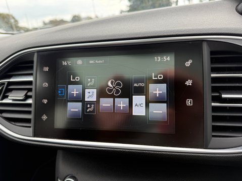 Peugeot 308 E-HDI FELINE 17