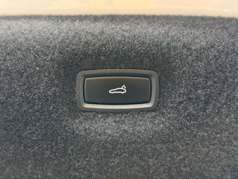 Porsche Taycan Performance Plus 93.4kWh Turbo S Saloon 4dr Electric Auto 4WD (11kW Charger 61