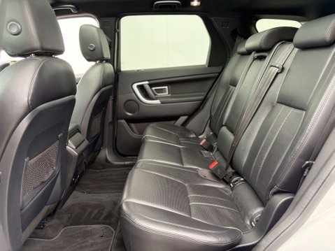 Land Rover Discovery Sport 2.0 Discovery Sport Black HSE TD4 Auto 4WD 5dr 75