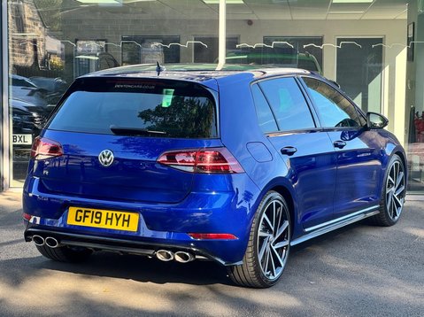 Volkswagen Golf R TSI 4MOTION DSG 10