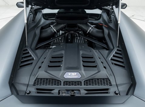 Lamborghini Huracan STERRATO 42