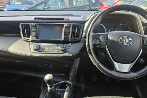 Toyota Rav 4 D-4D BUSINESS EDITION LOOK! 37000 MILES! 1 OWNER! SAT NAVIGATION 15