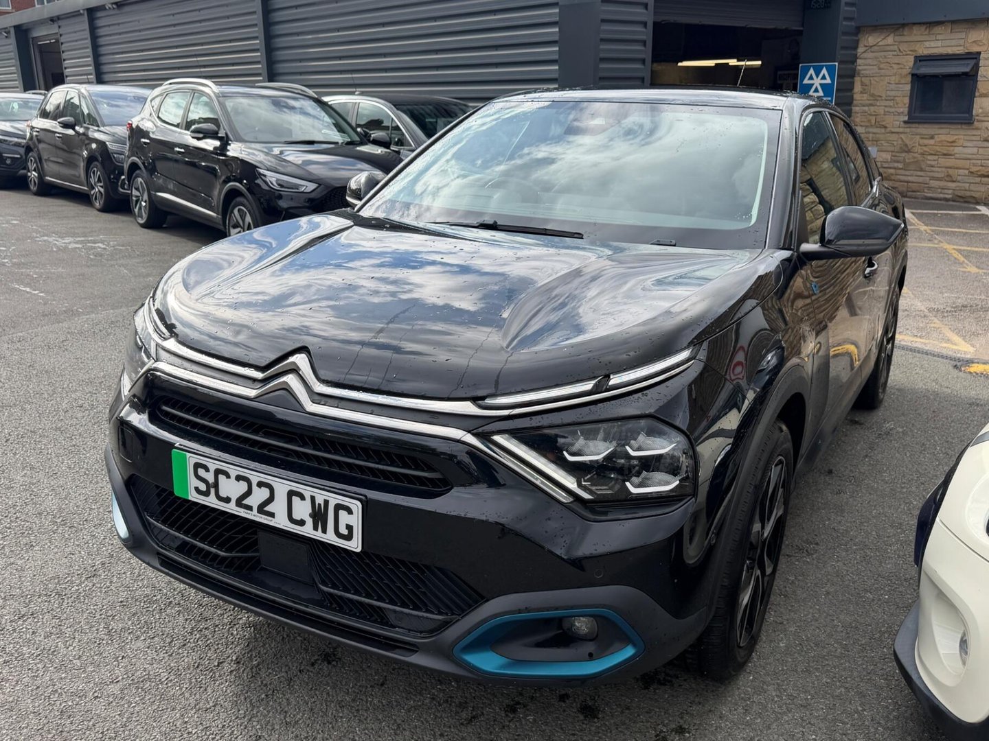 2022 Citroen e-C4 — image 3