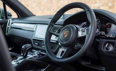 Porsche Cayenne Turbo S E-Hybrid 11