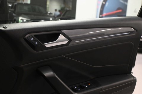 Volkswagen T-Roc 1.5 T-Roc Style TSI Semi-Auto 5dr 54