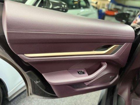 Porsche Taycan Performance Plus 93.4kWh Turbo Saloon 4dr Electric Auto 4WD (680 ps) 64